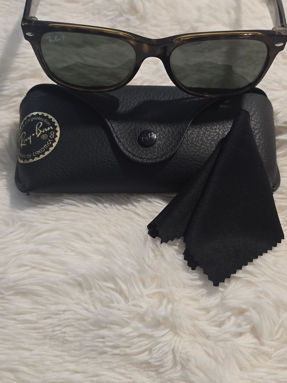 Ray-Ban Tortoiseshell Frame Sunglasses with Green Lenses and Black Case